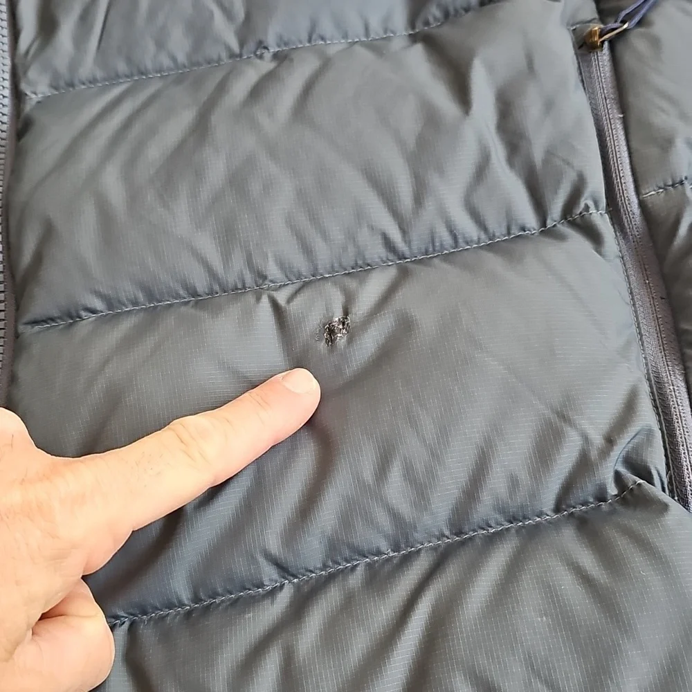 The North Face Men'sPuffer Jacket - Navy and Gray